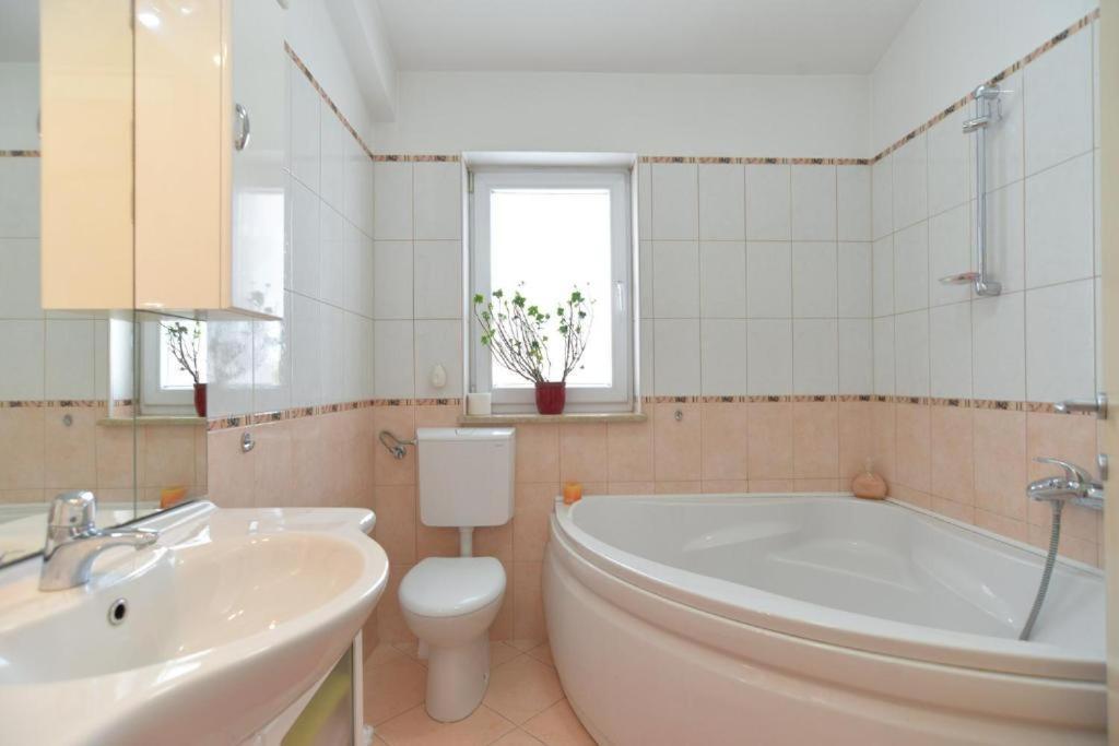 Apartman Eda Pula Exterior photo